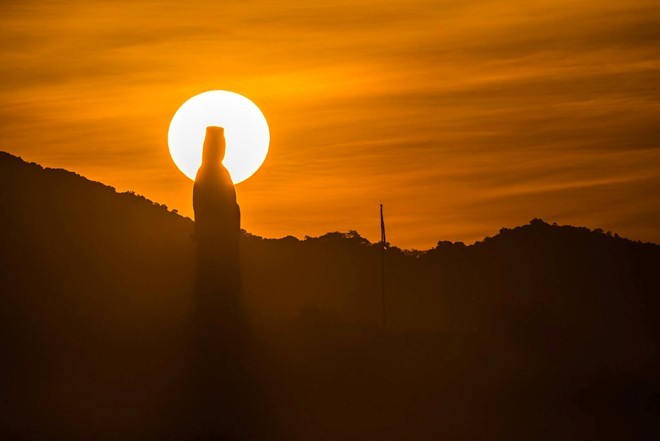 Stunning beauty of Danang city through local photographers - ảnh 6